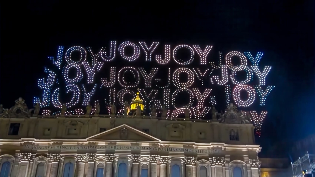 3,000 Drones Recreate Michelangelo's Masterpieces Over The Vatican | ADrones | 5