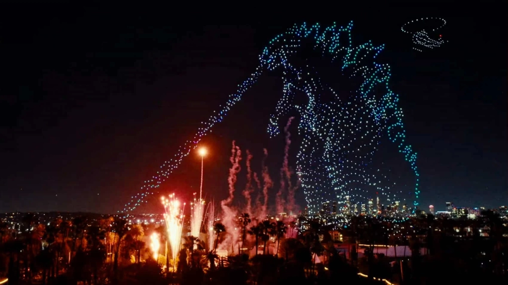 Apple TV Sets Drone Record Over Los Angeles Apple TV Sets Drone Record Over Los Angeles | ADrones | 1