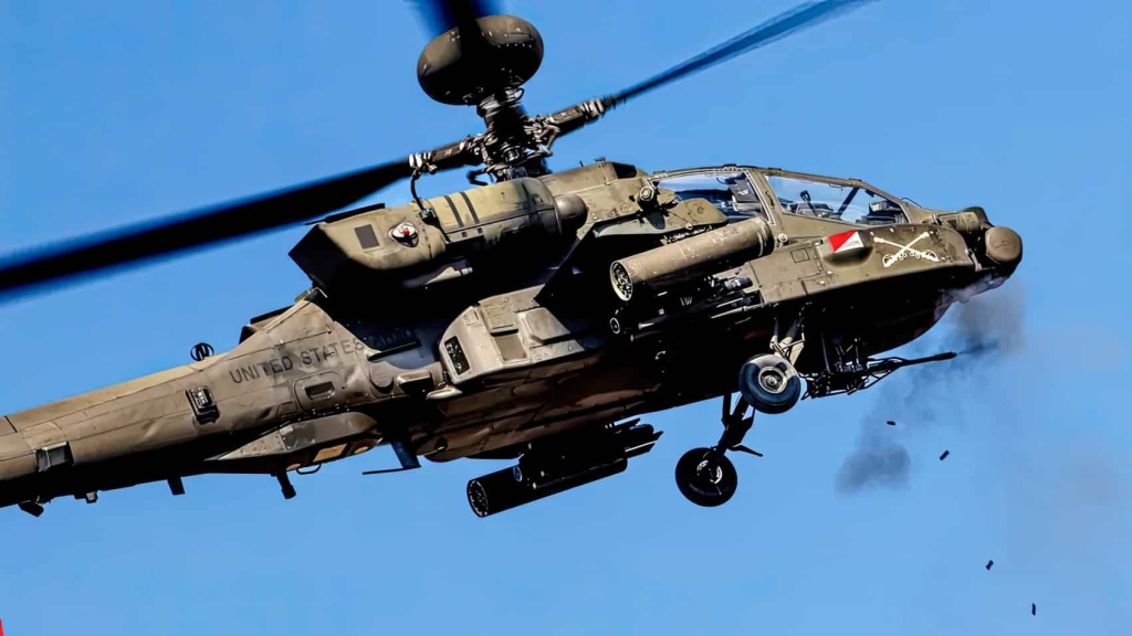 Boeing AH-64 Apache Is Getting Proximity-Fuzed 30mm Ammo For Swatting Down Drones Boeing AH-64 Apache Is Getting Proximity-Fuzed 30mm Ammo For Swatting Down Drones | ADrones | 1