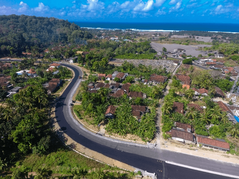 Designing Resilient Roads on Java's Southern Coast: A Blue Marble Geographics Case Study Designing Resilient Roads on Java’s Southern Coast: A Blue Marble Geographics Case Study | ADrones | 1