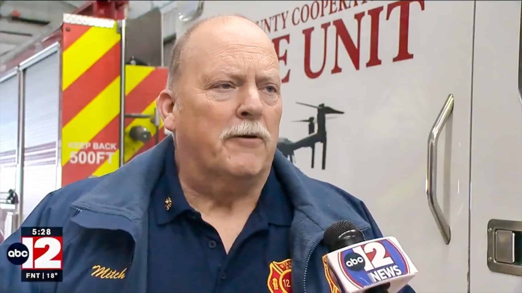 Drone Finds Couple After Ice Rescue On Saginaw Bay Drone Finds Couple After Ice Rescue On Saginaw Bay | ADrones | 3