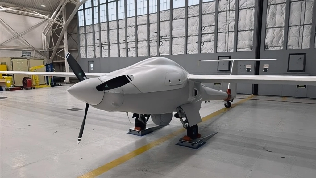 DZYNE ULTRA Turbo Flies 60 Hours At 25,000 Feet DZYNE ULTRA Turbo Flies 60 Hours At 25,000 Feet | ADrones | 3