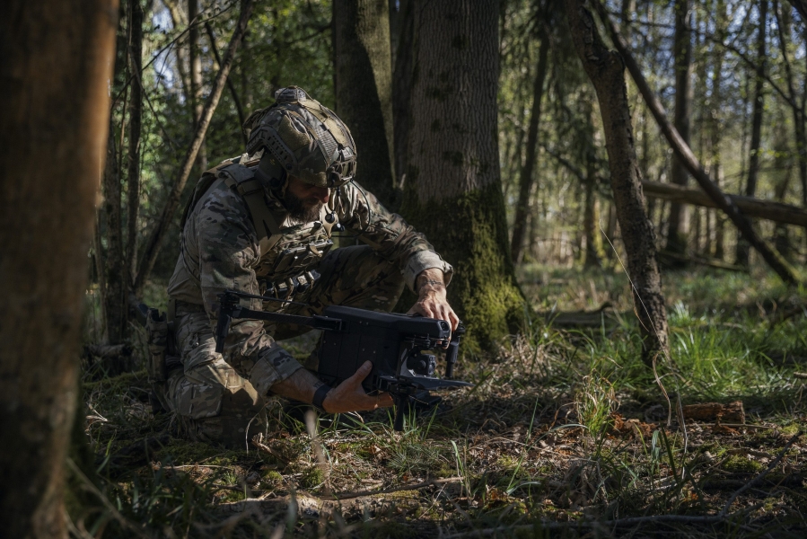 Evolve Dynamics Unveils Foxe and Wolfe: New Miniature Drones for Defense Operations | ADrones | 2