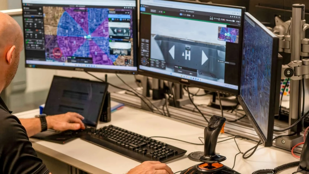 London Fights IPhone Gangs With DJI Drones London Fights IPhone Gangs With DJI Drones | ADrones | 1