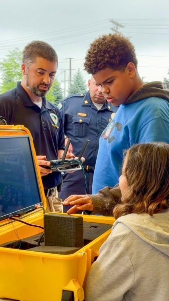 Madison Police Use DJI Drone To Catch Fleeing Suspect | ADrones | 2