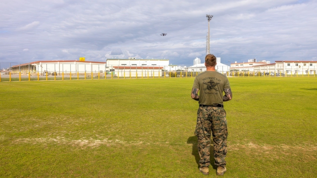 Marines Begin Training With New Skydio Recon Drone Marines Begin Training With New Skydio Recon Drone | ADrones | 3