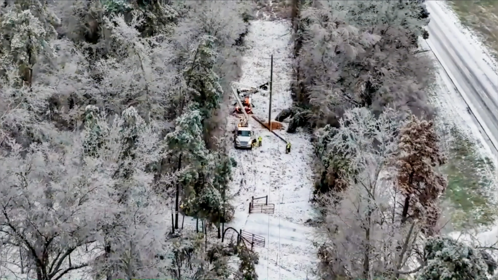 SWEPCO Sends Skydio X10 Drones To Scout Power Lines In East Texas SWEPCO Sends Skydio X10 Drones To Scout Power Lines In East Texas | ADrones | 6
