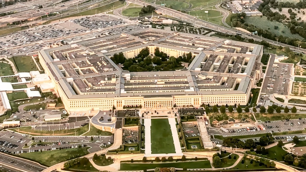 Voice Controlled Drone Swarm Contest: Details Behind SpaceX's Pentagon Bid Voice Controlled Drone Swarm Contest: Details Behind SpaceX’s Pentagon Bid | ADrones | 4